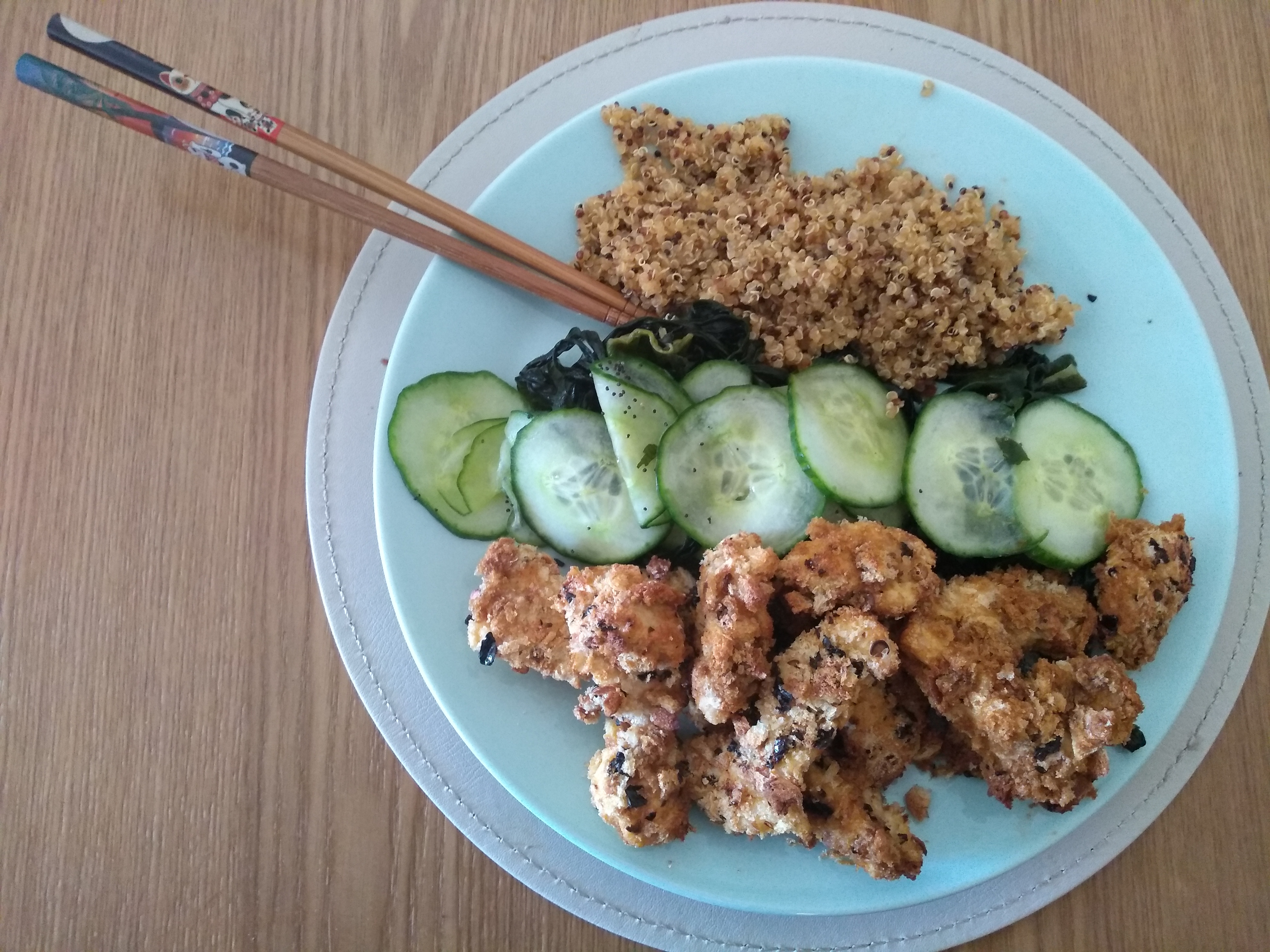 Teriyaki chichen with cucumber salad